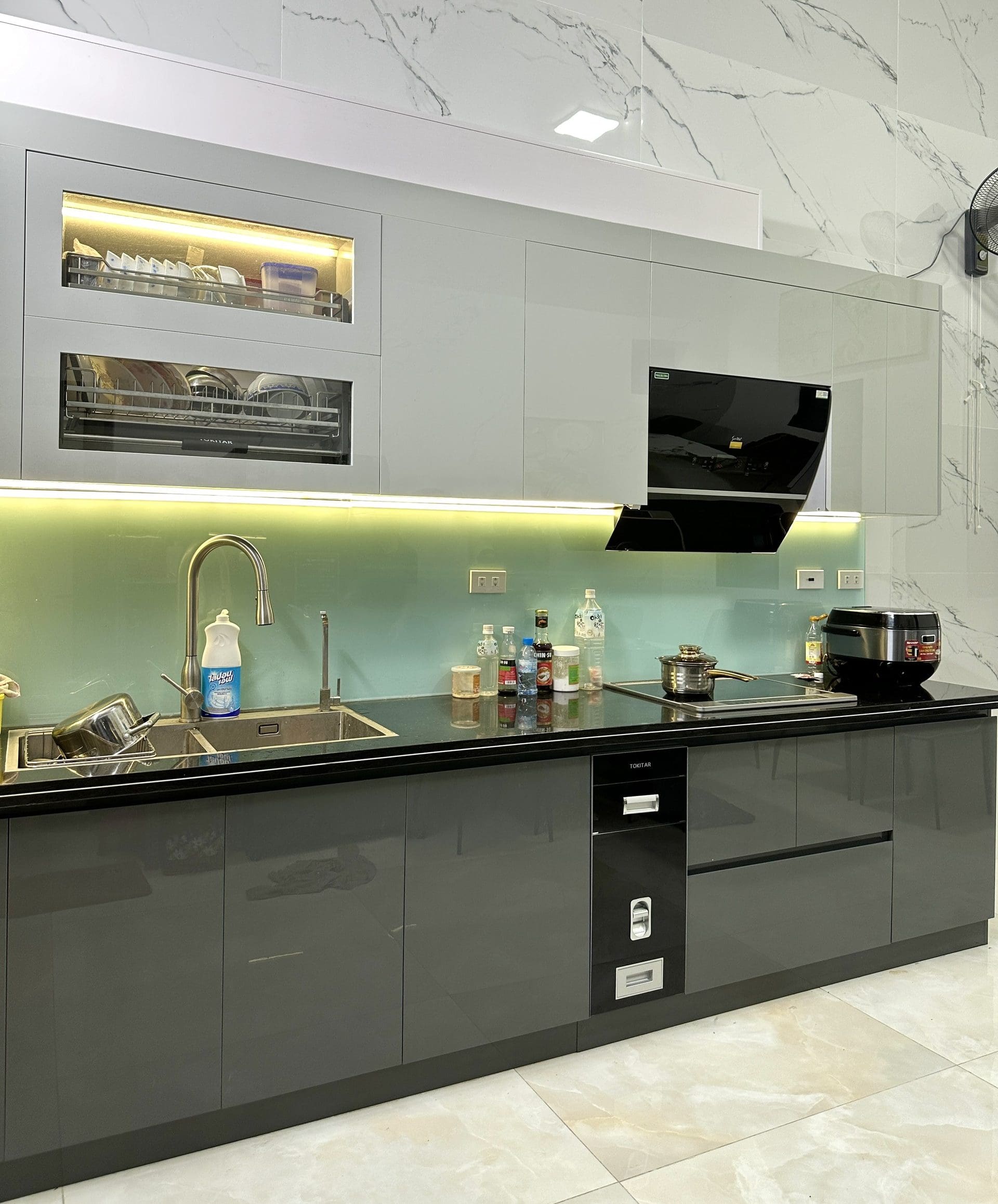 Tủ Bếp Nhựa Picomat Cánh Melamine Màu đen 1 Min