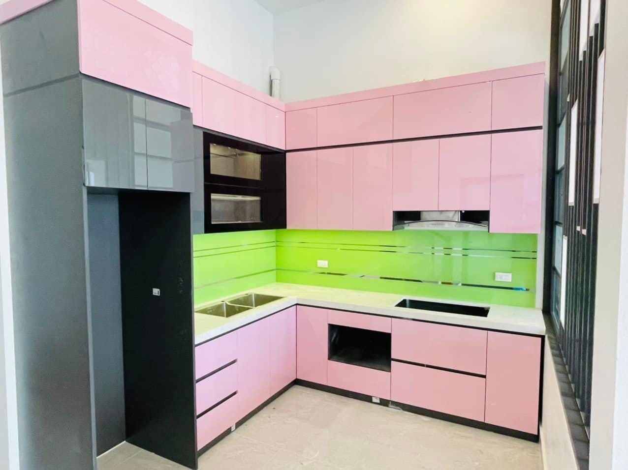 Tủ Bếp Acrylic Màu Hồng 1